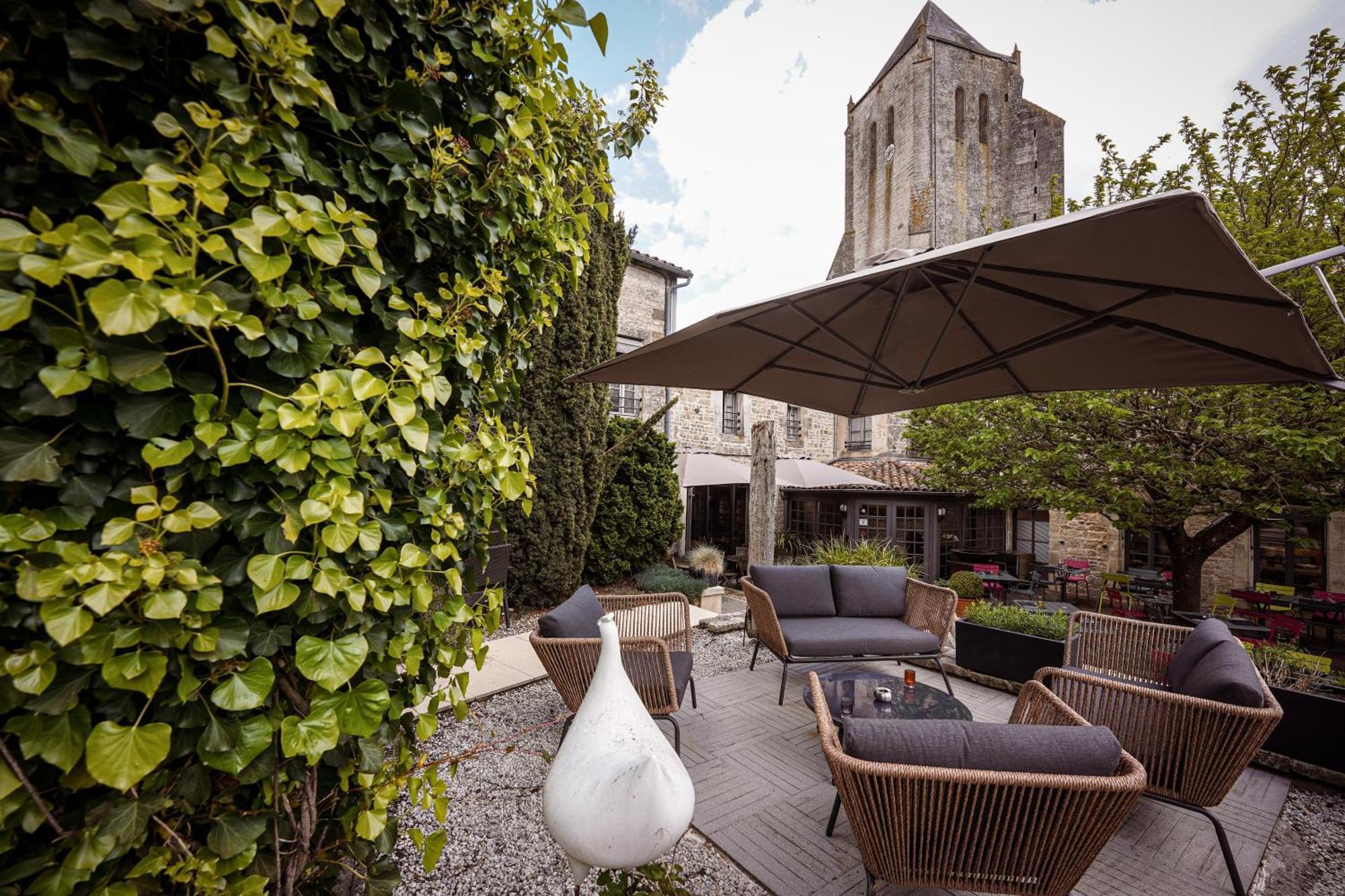 Logis Hostellerie De L'Abbaye Celles-sur-Belle Exterior photo